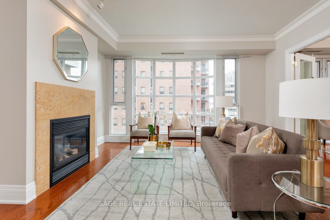 33 Delisle Ave, #709