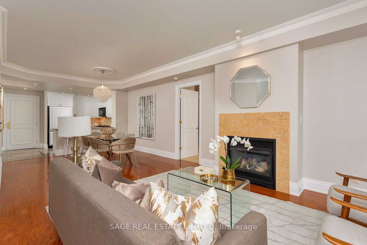 33 Delisle Ave, #709
