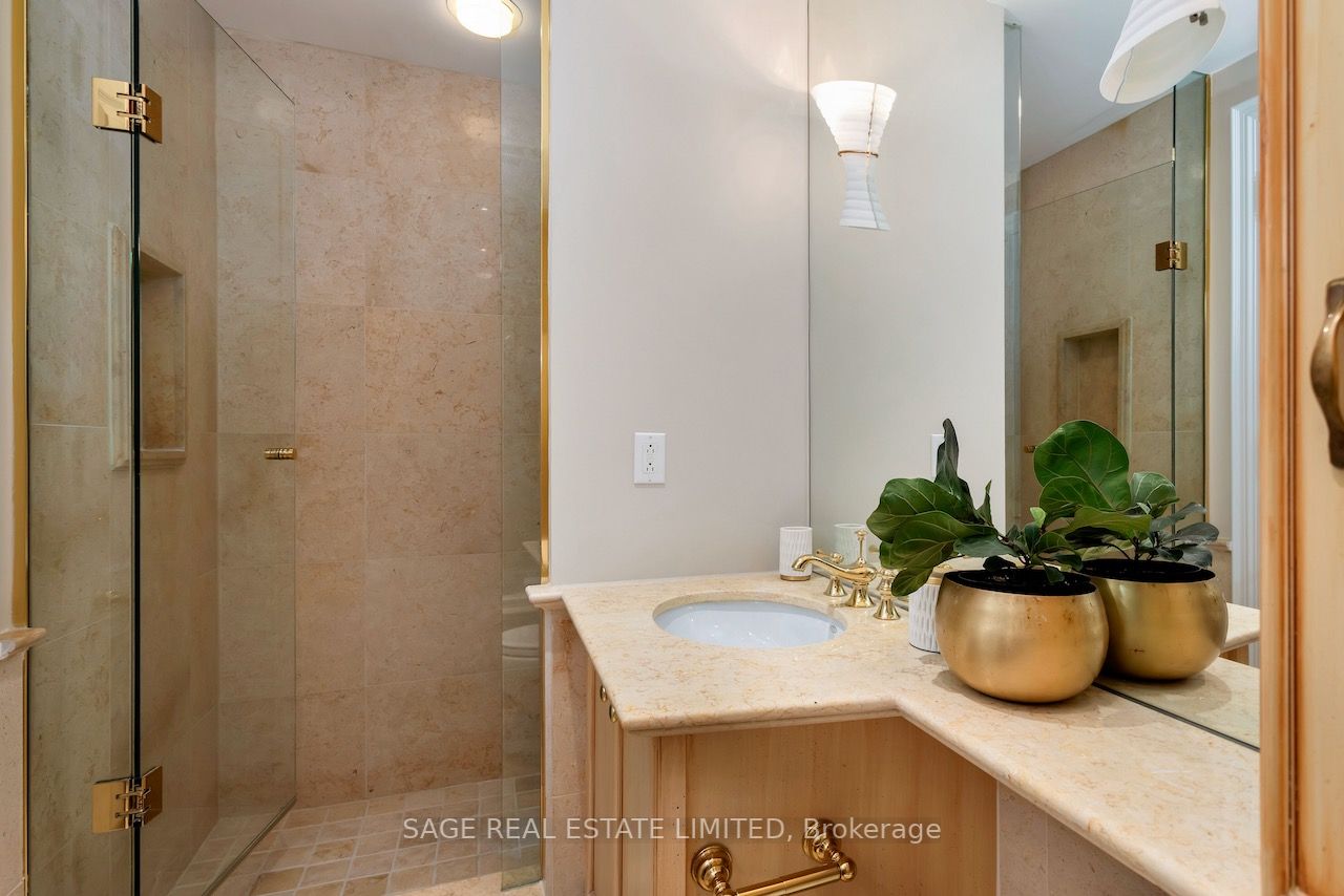 33 Delisle Ave, #709