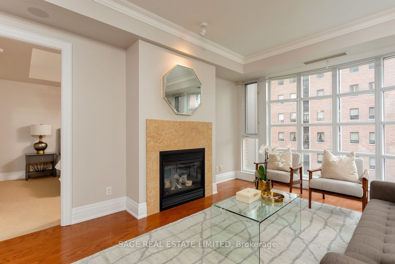 33 Delisle Ave, #709