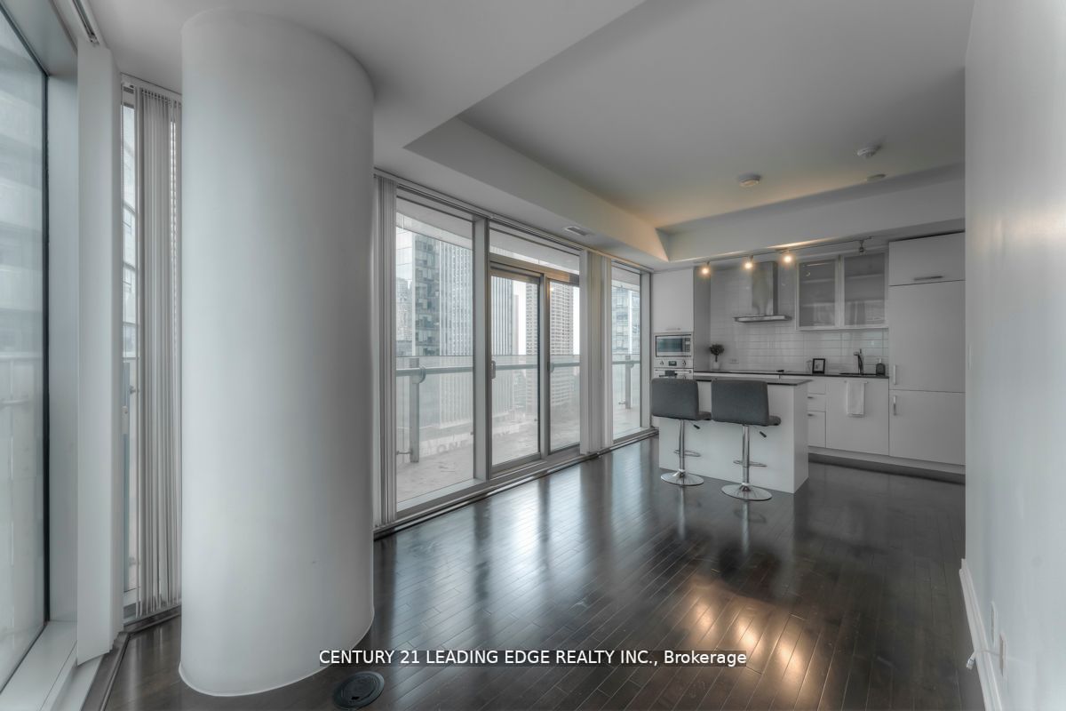 12 York St, #1210