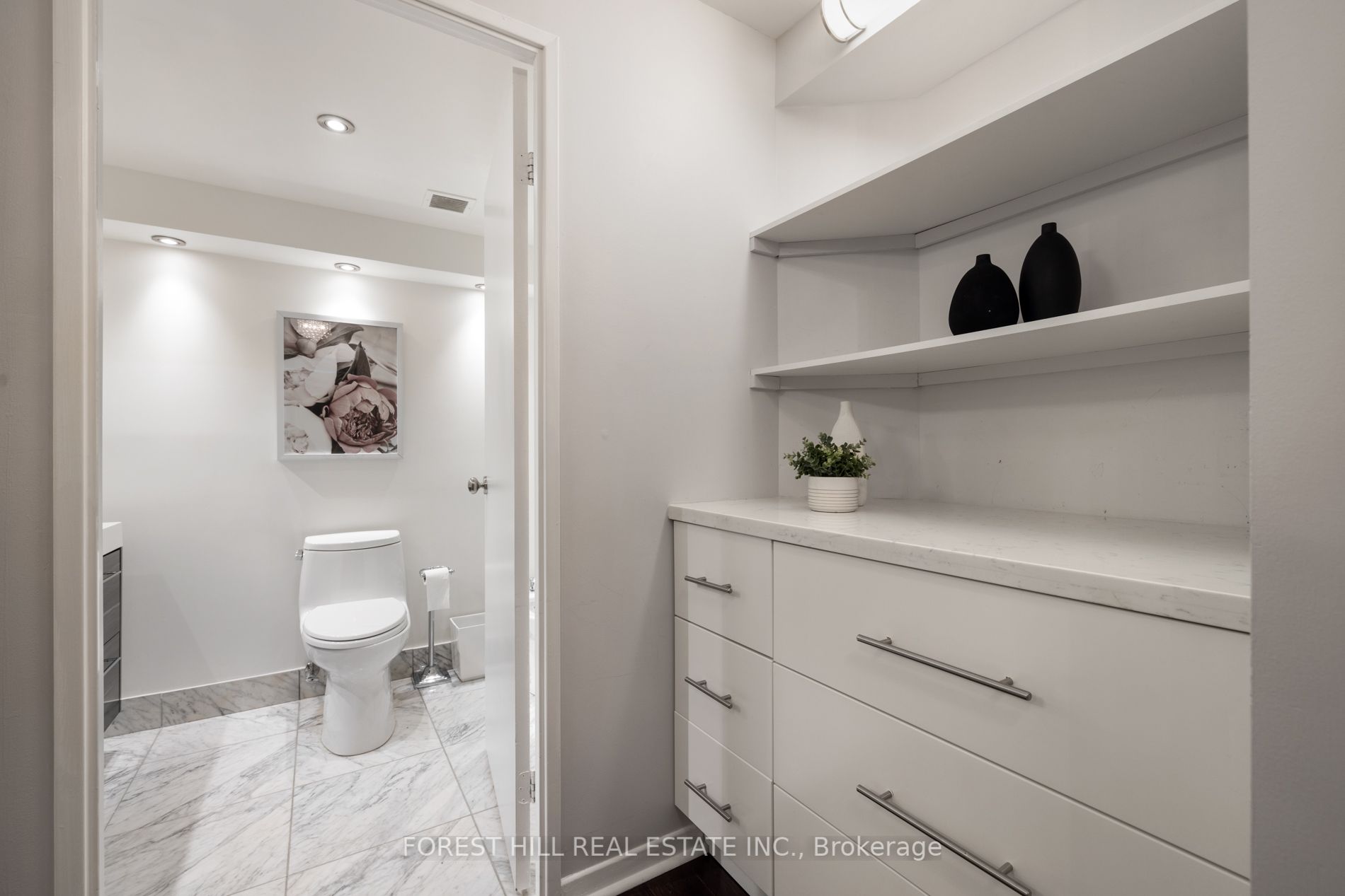 240 Heath St W, #1502