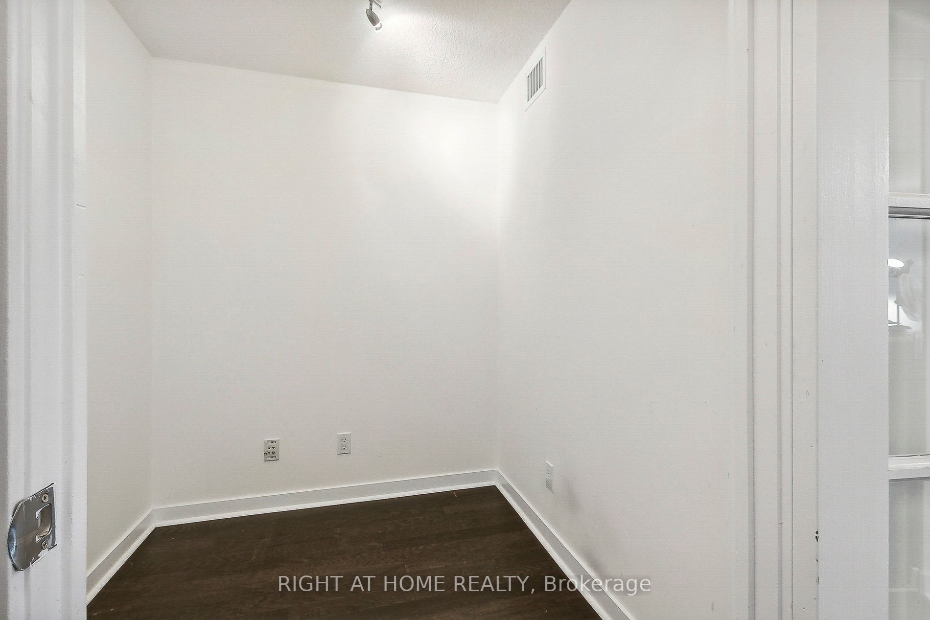 50 Lynn Williams St, #1506