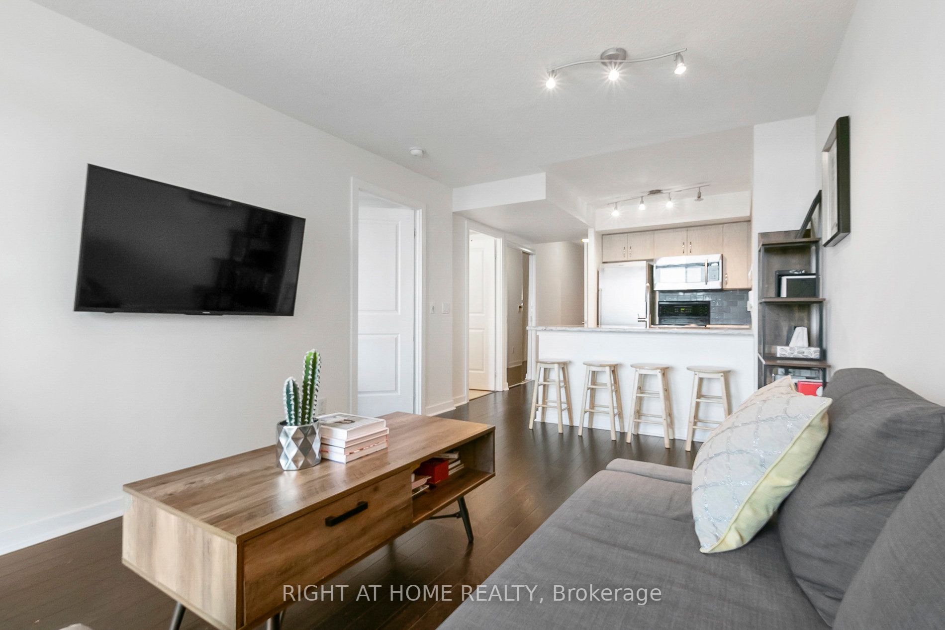 50 Lynn Williams St, #1506