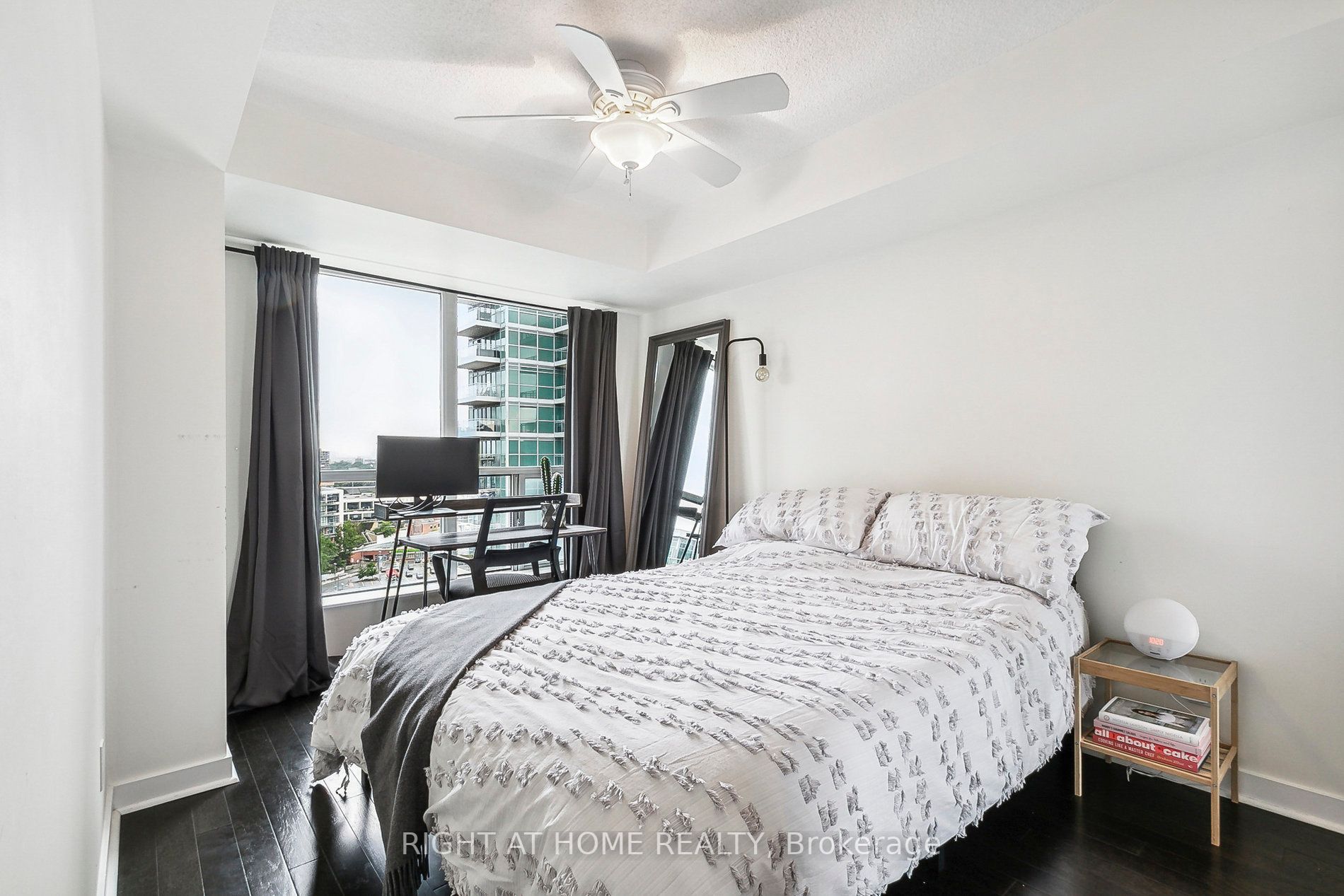 50 Lynn Williams St, #1506