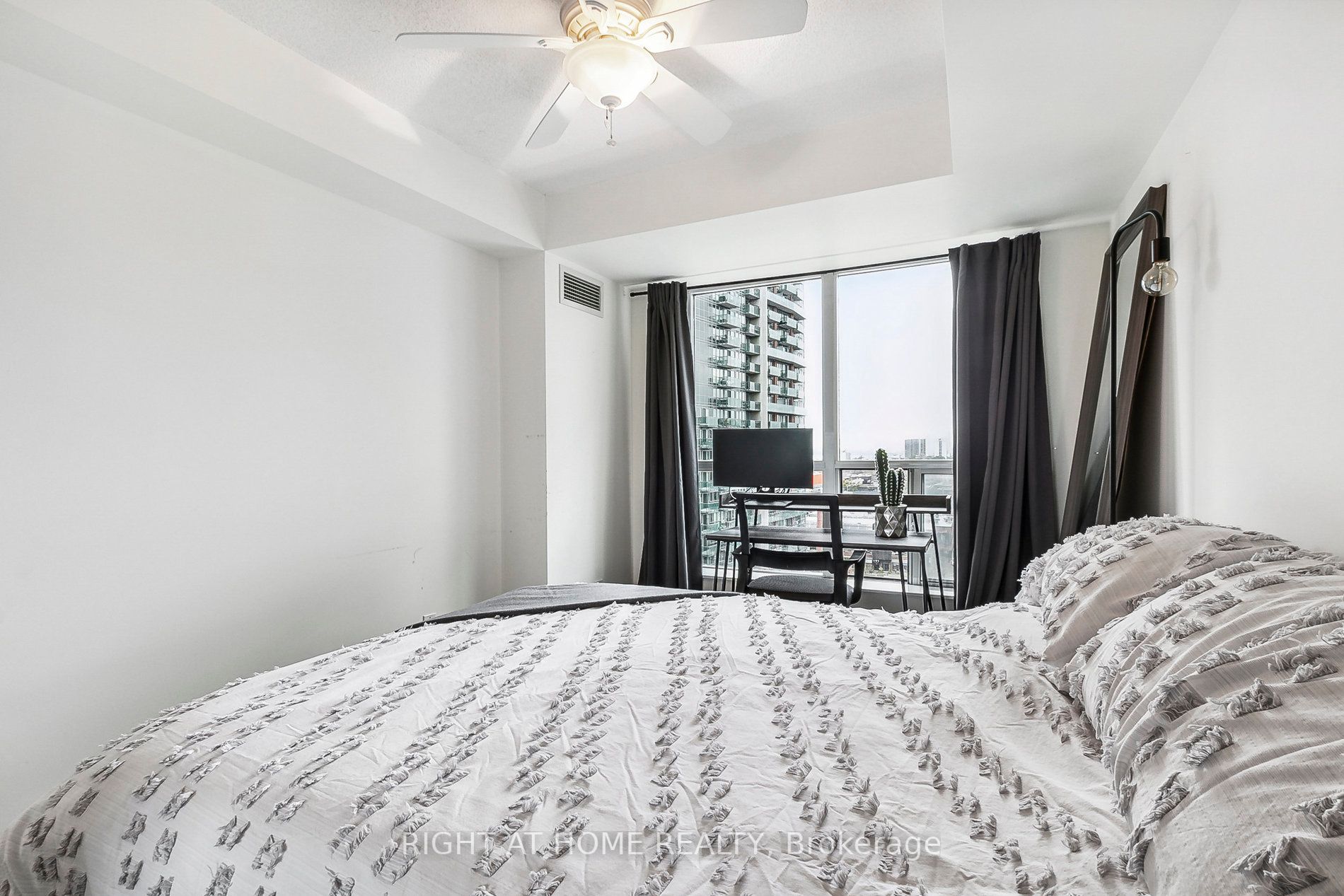 50 Lynn Williams St, #1506