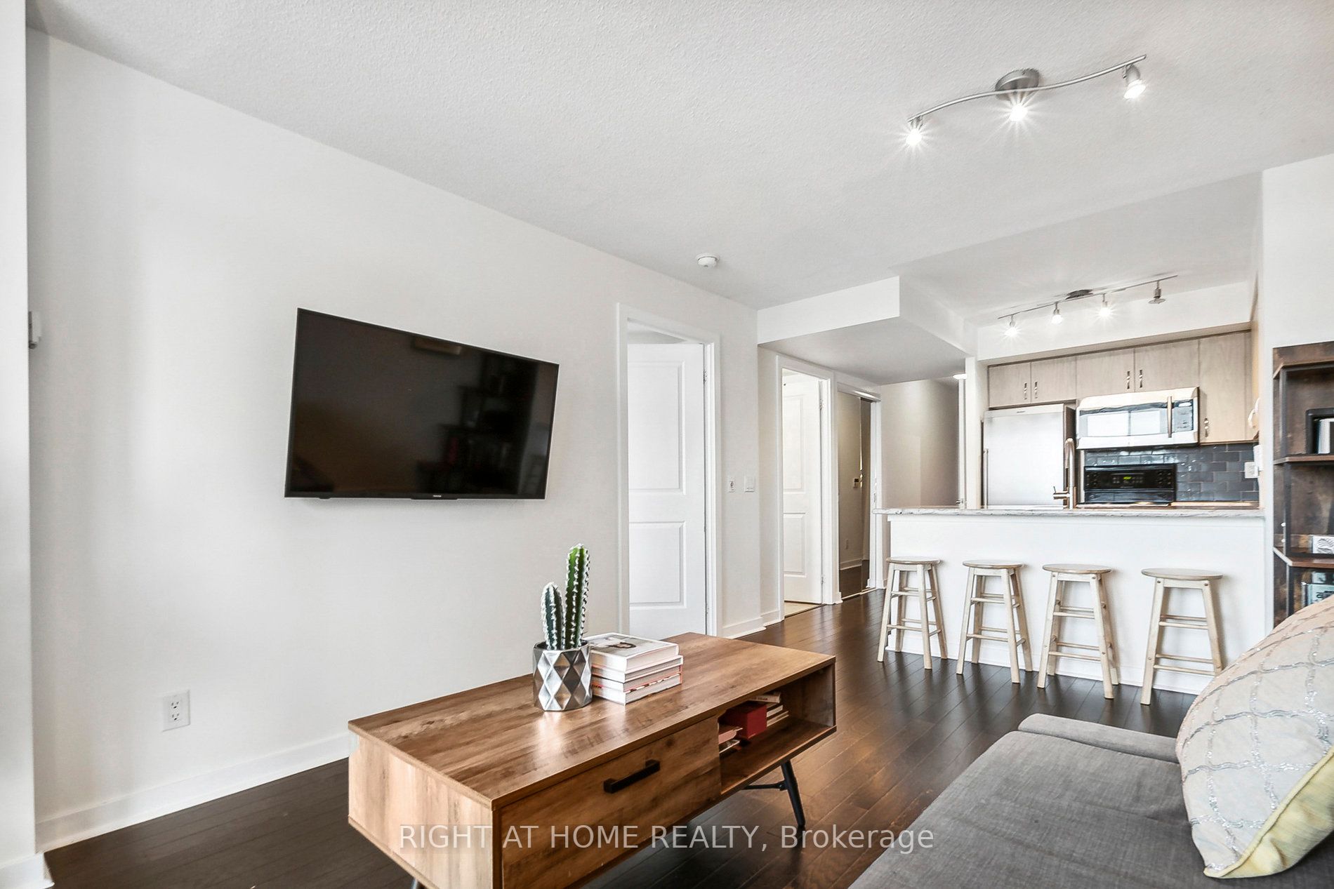 50 Lynn Williams St, #1506
