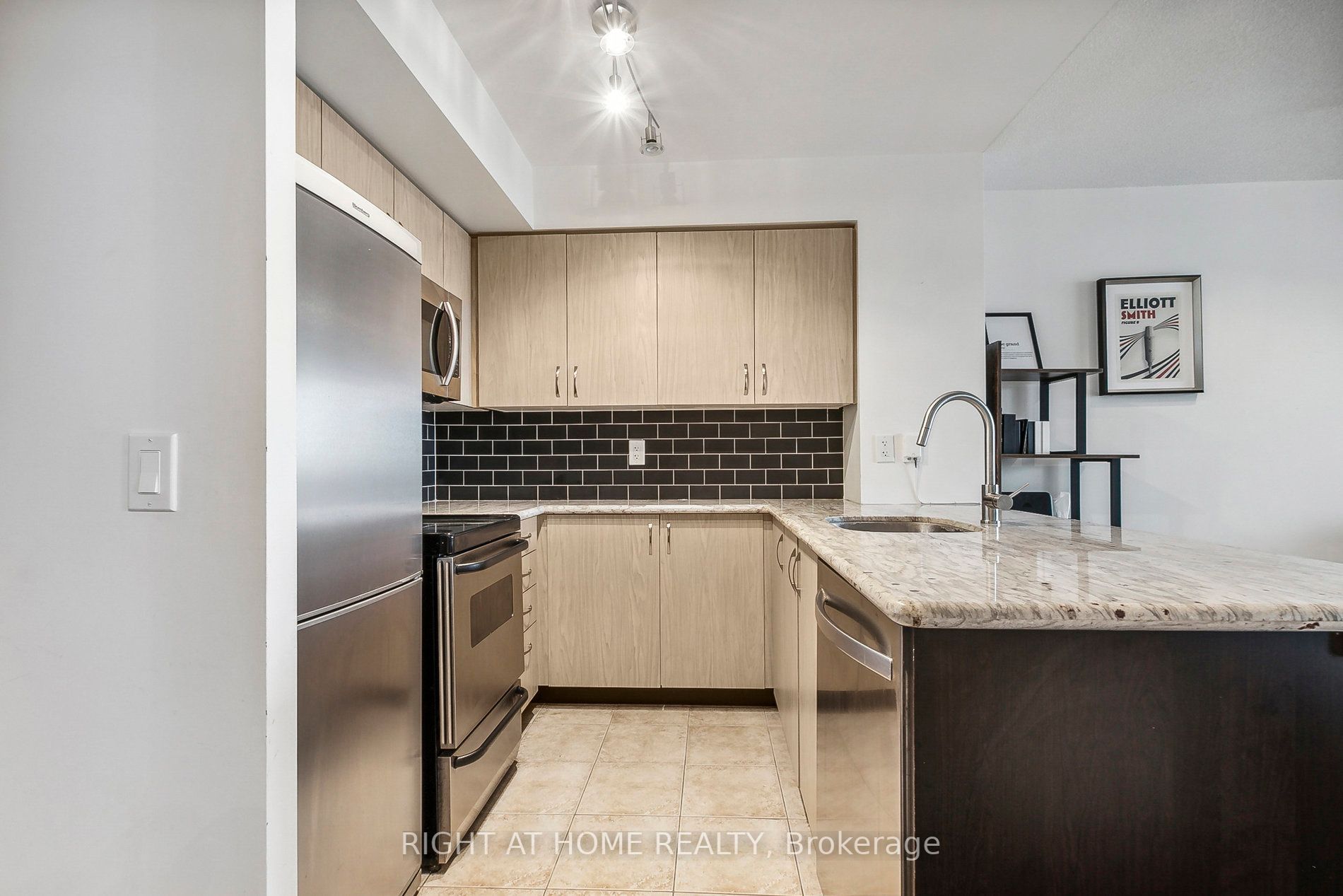 50 Lynn Williams St, #1506