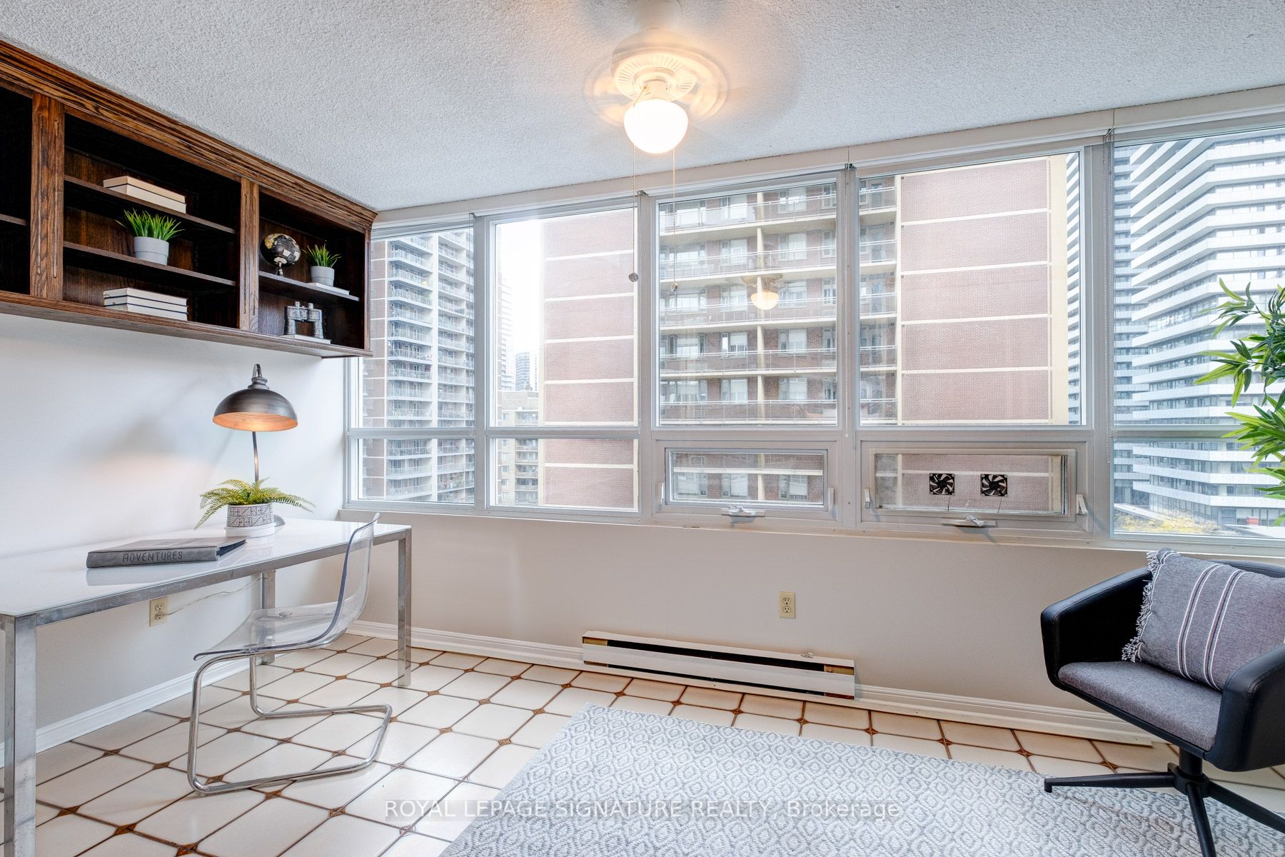 71 Charles Street E, #905