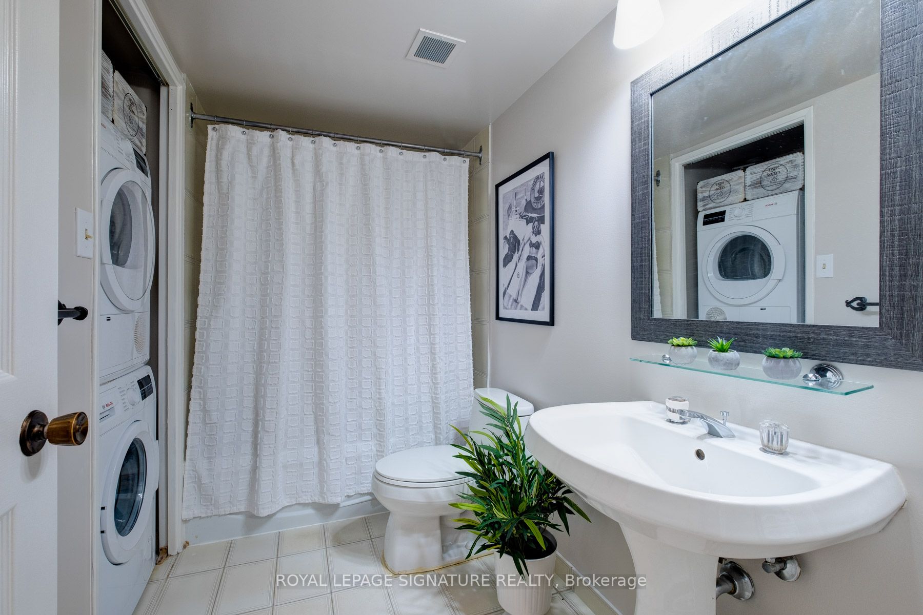 71 Charles Street E, #905