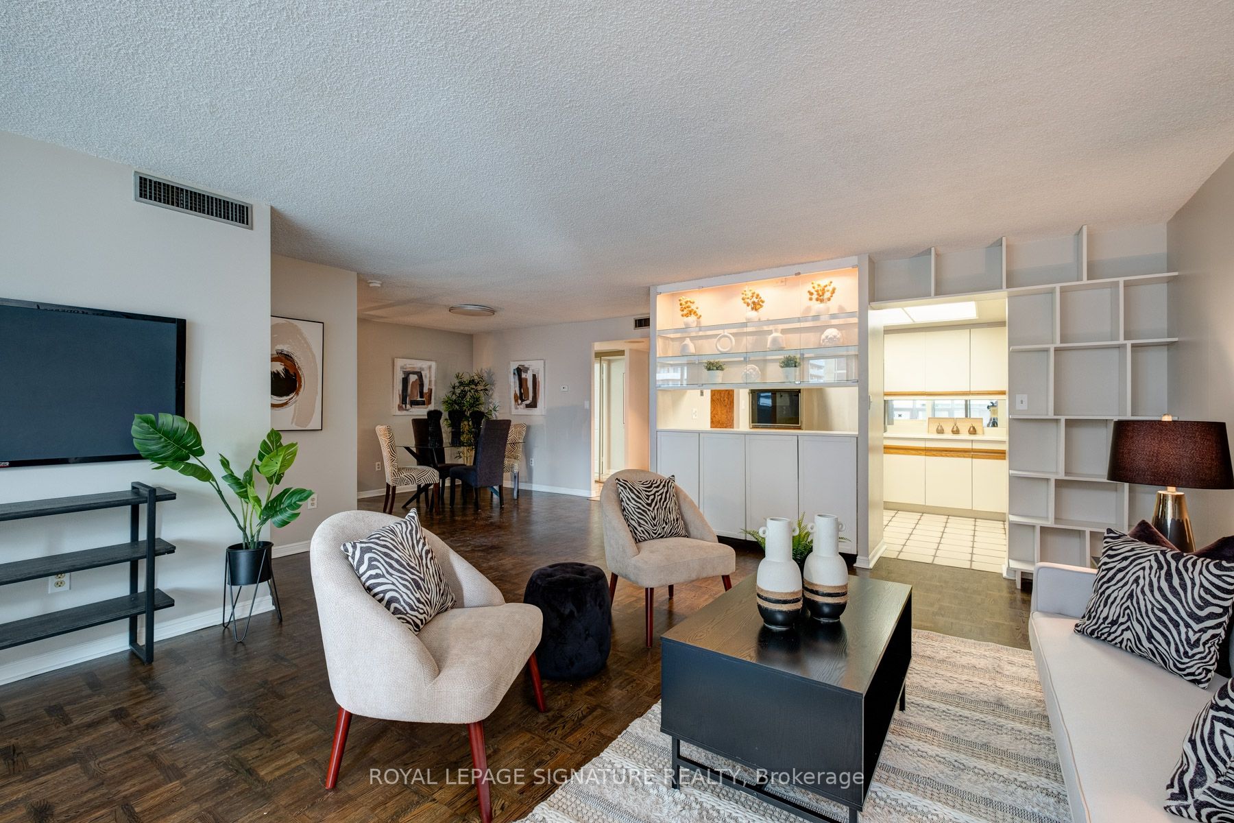 71 Charles Street E, #905