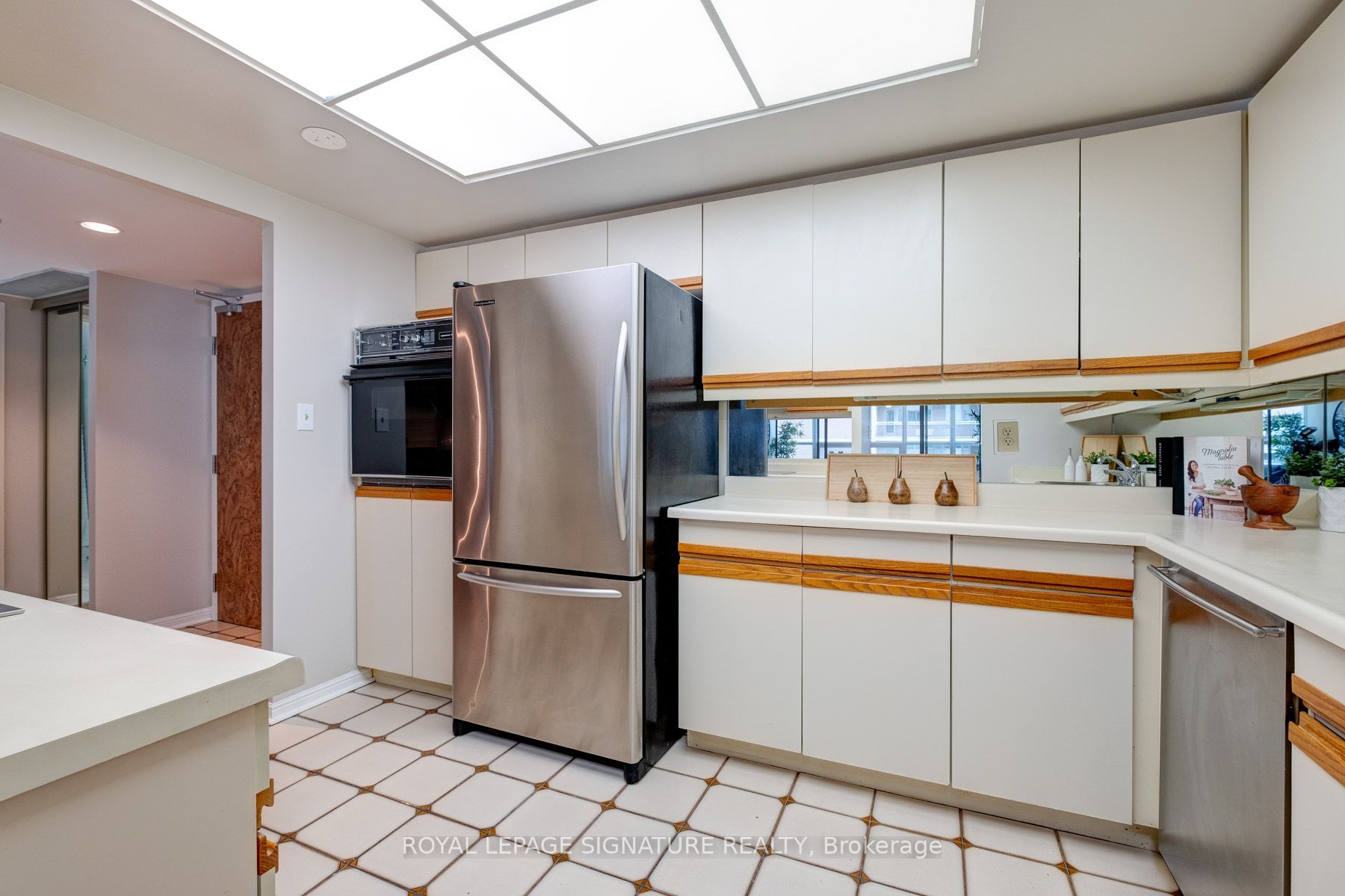 71 Charles Street E, #905