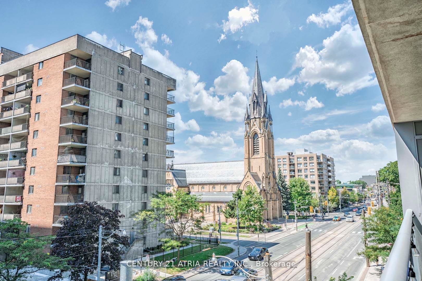 95 Bathurst St, #323