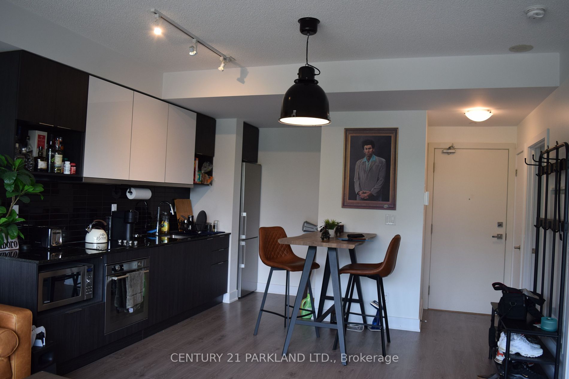 99 The Donway Rd W, #210