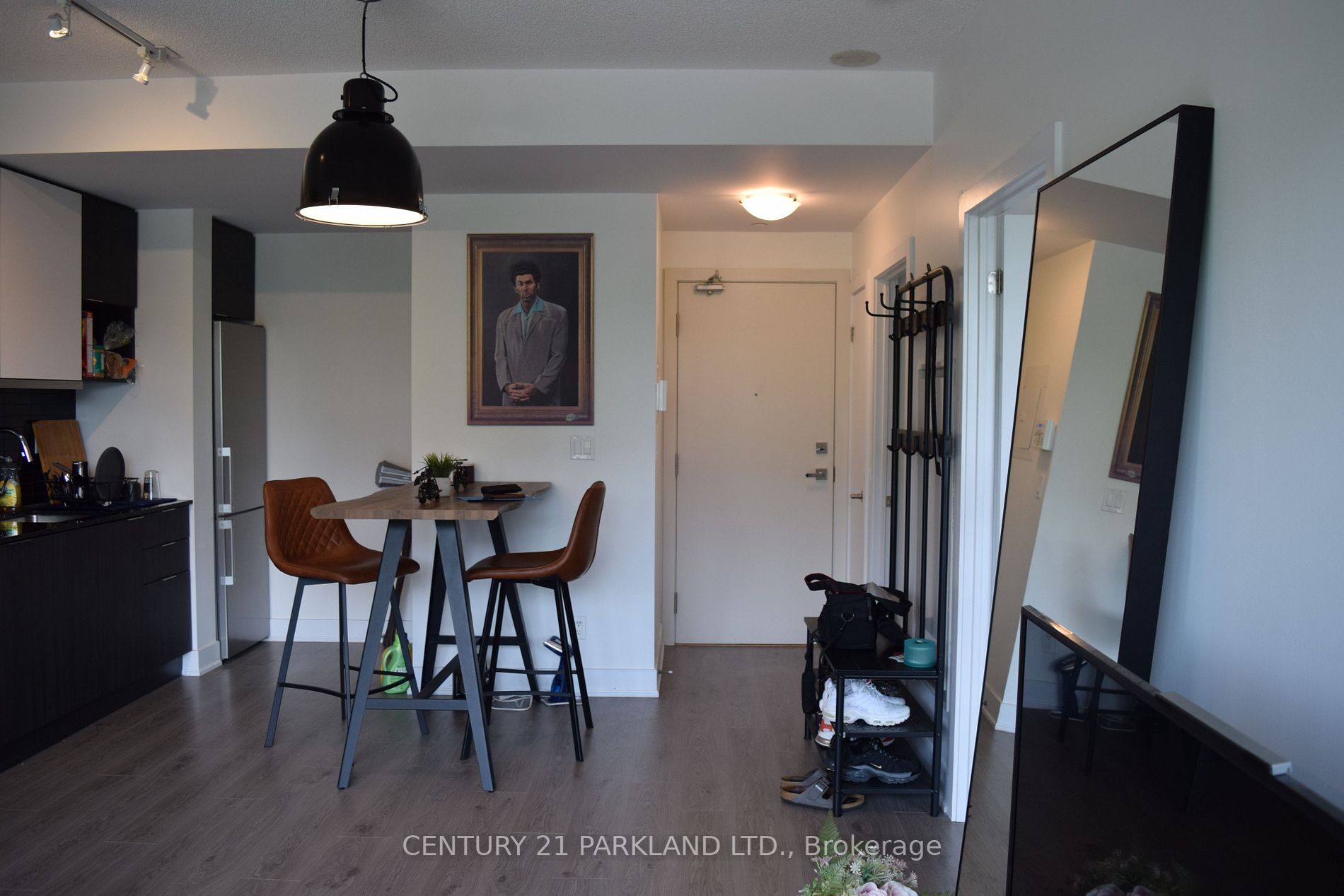 99 The Donway Rd W, #210