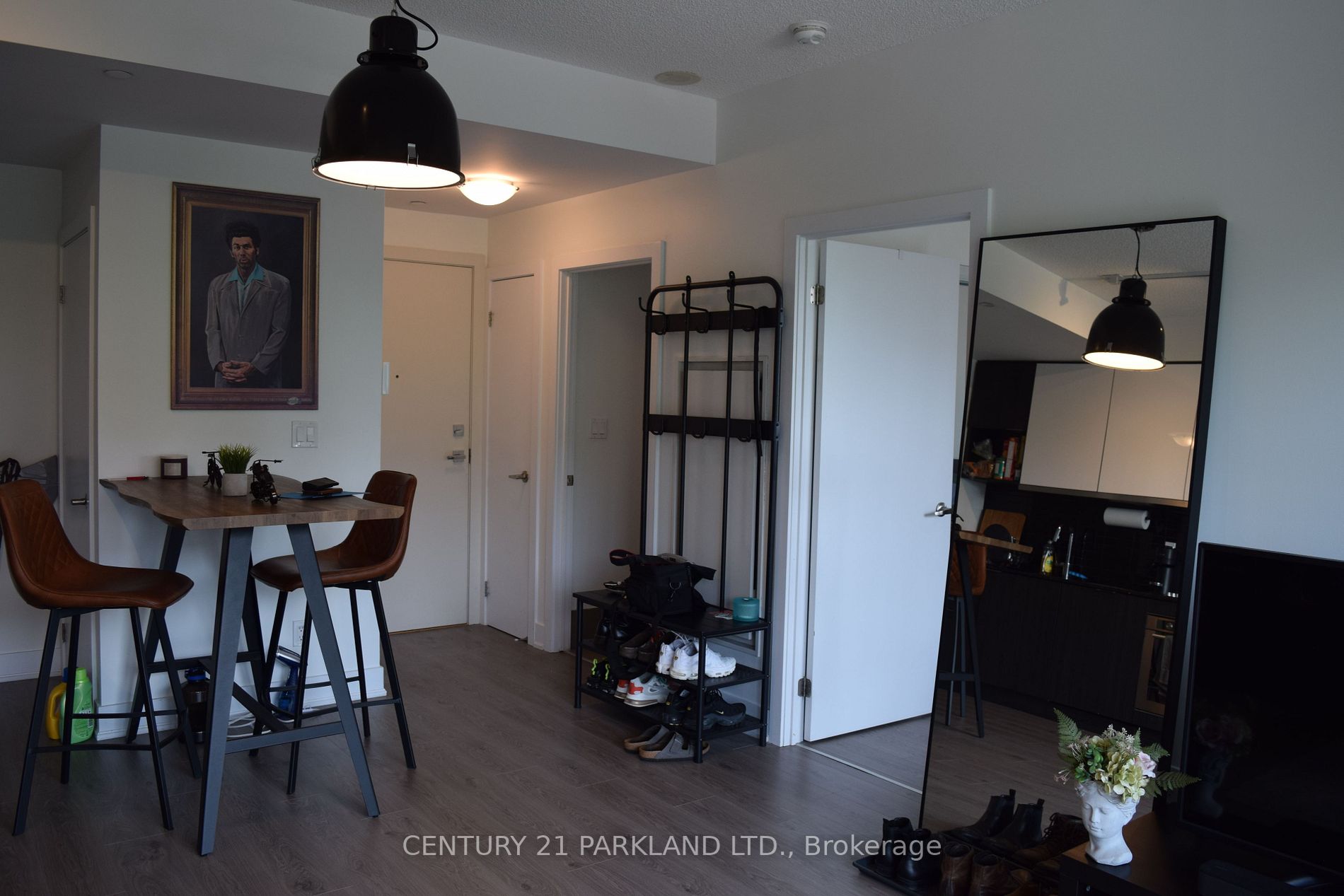 99 The Donway Rd W, #210