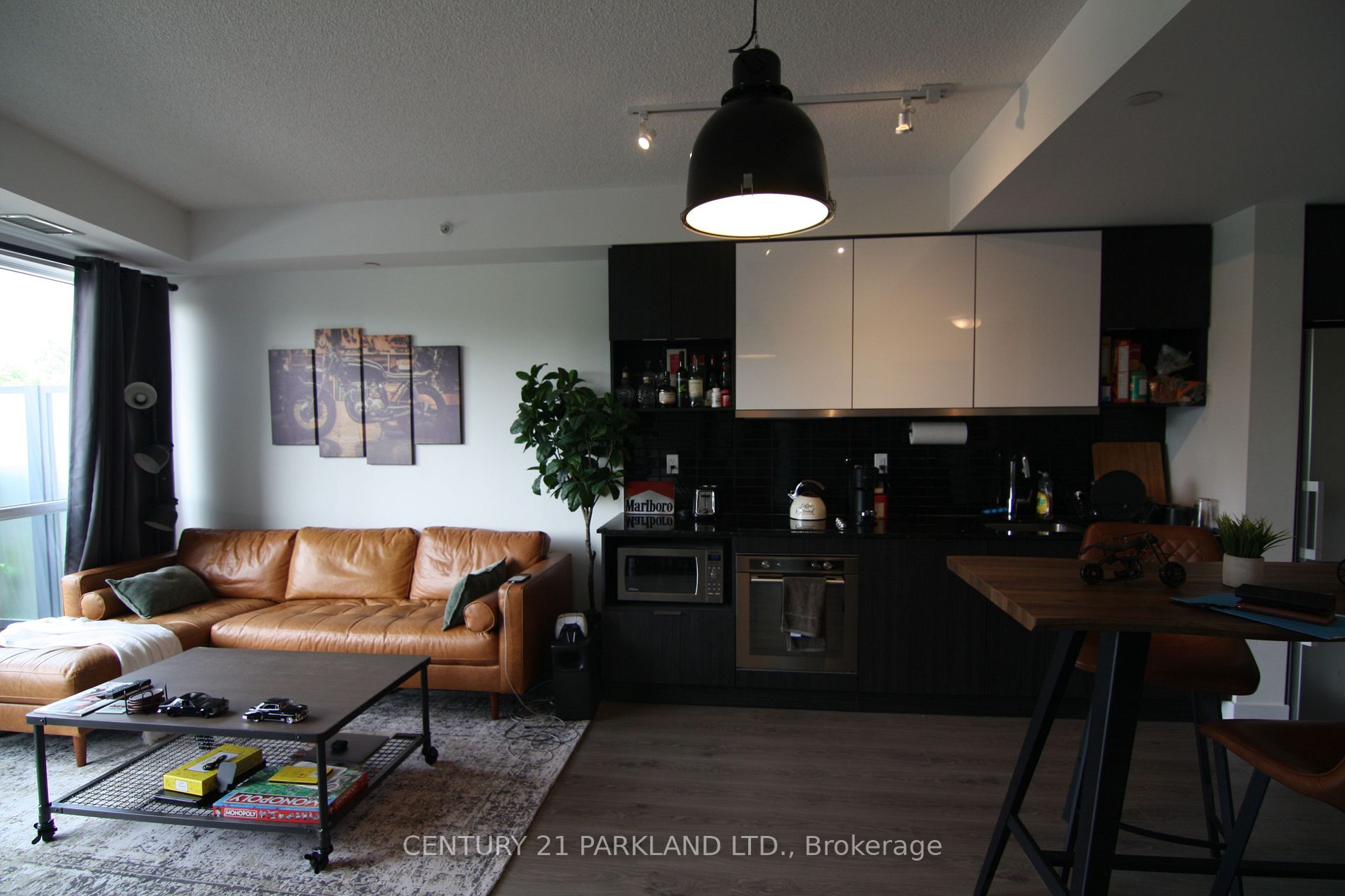 99 The Donway Rd W, #210