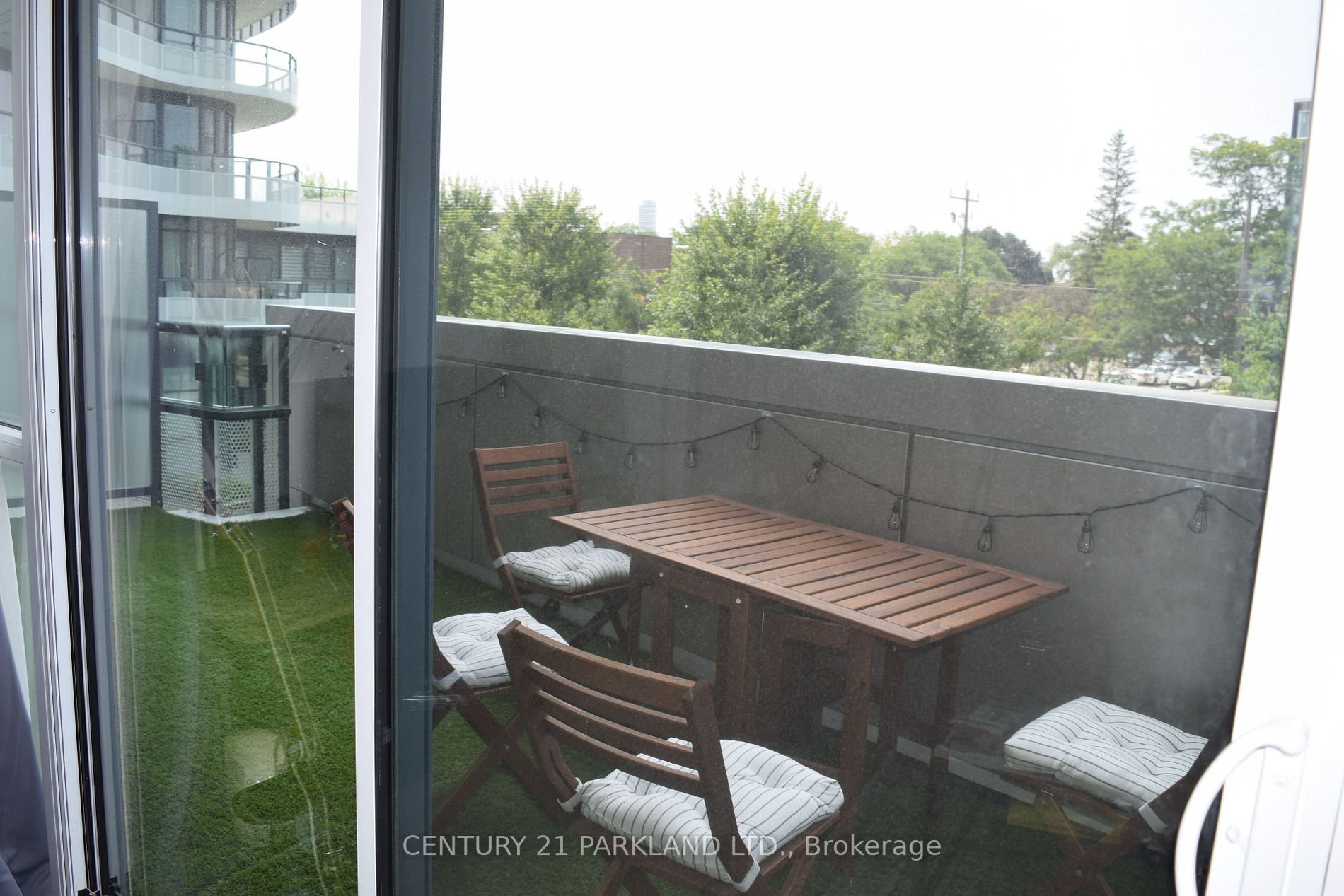 99 The Donway Rd W, #210