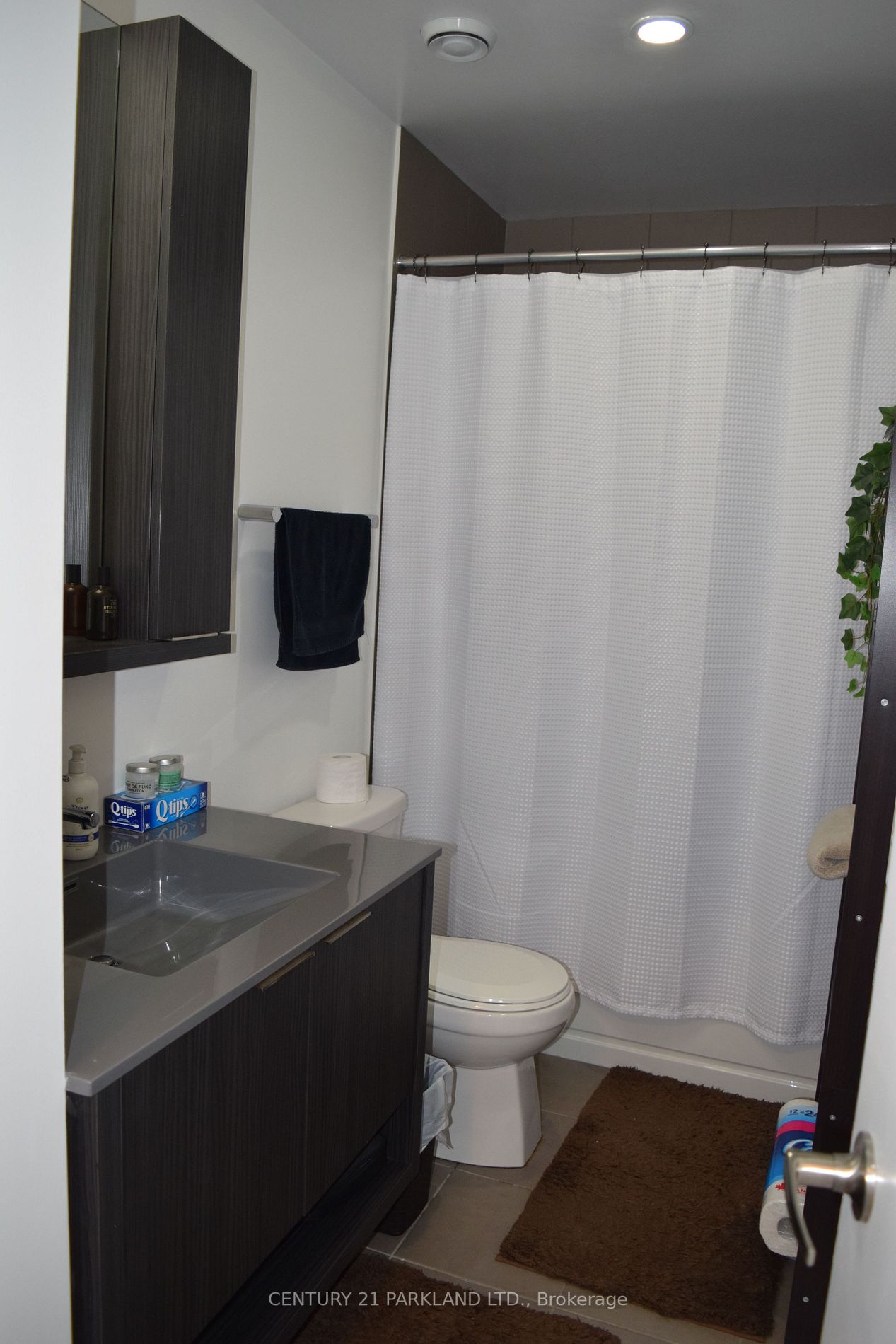 99 The Donway Rd W, #210