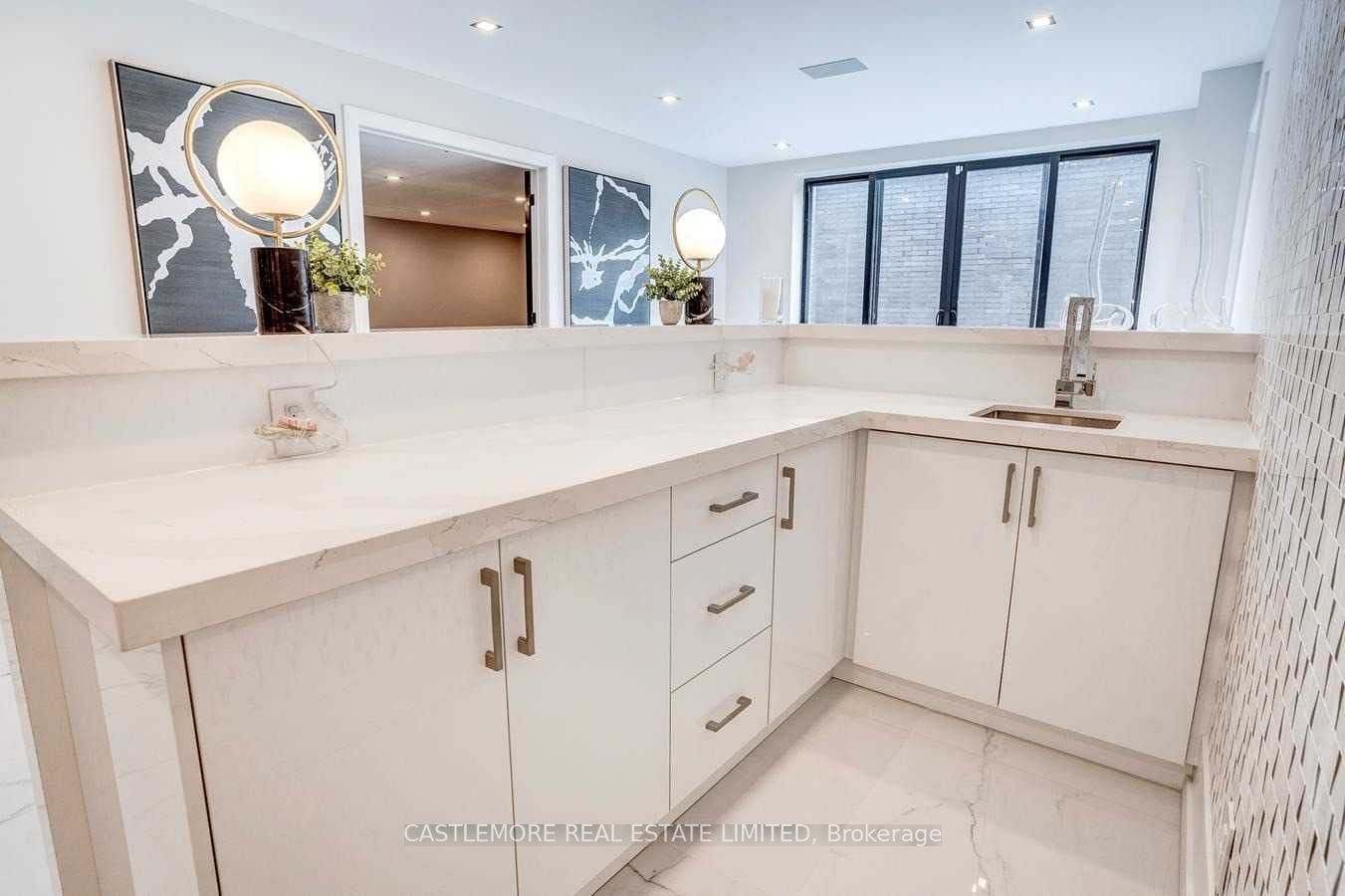52 Grantbrook St