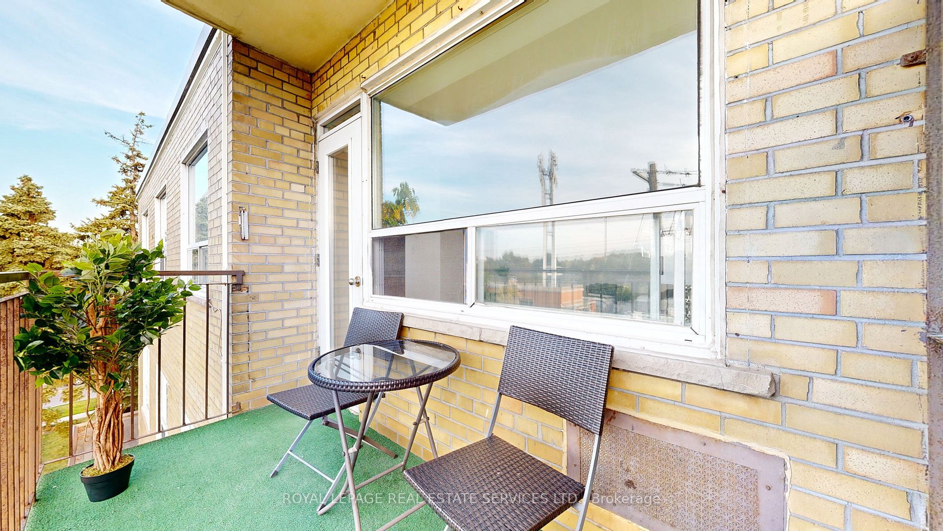 219 Wilson Ave, #406