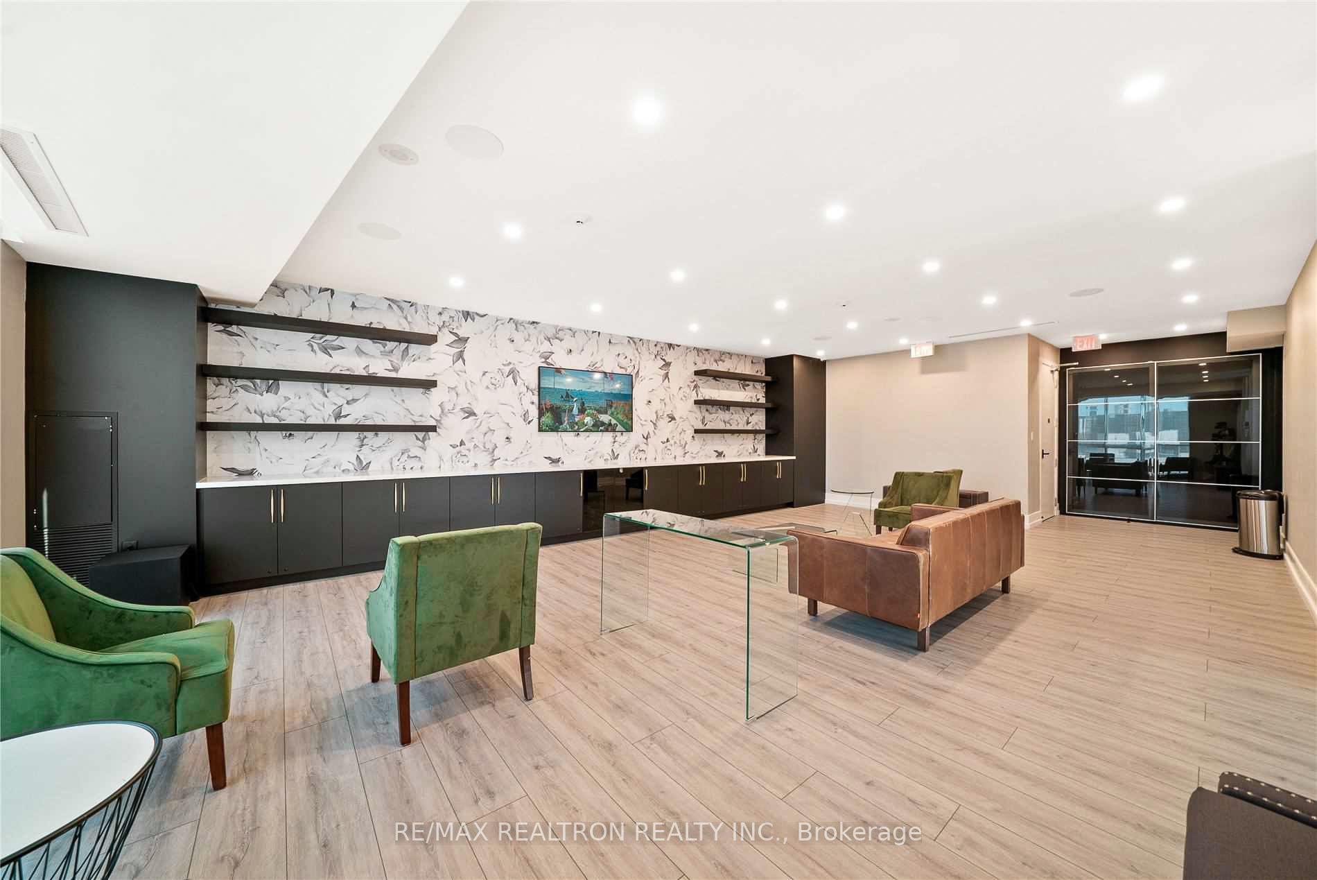 70 Forest Manor Rd, #317