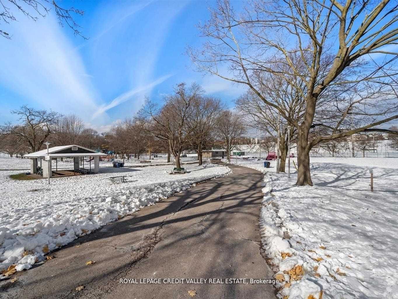 11 Christie St, #604