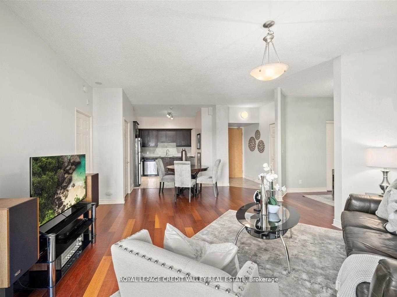 11 Christie St, #604
