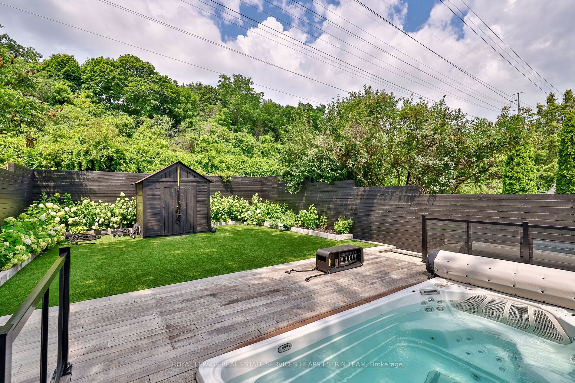32 Nesbitt Dr