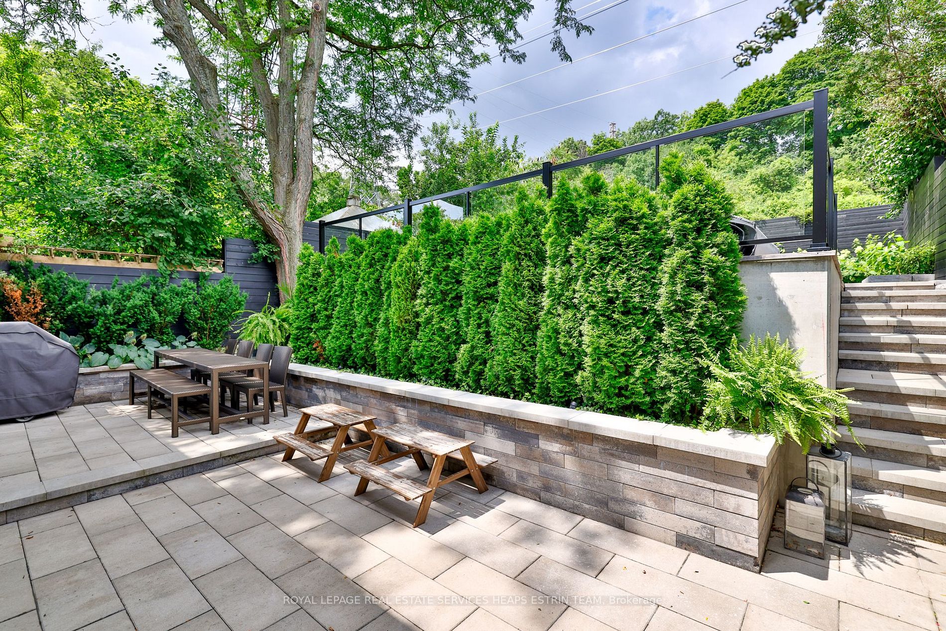 32 Nesbitt Dr