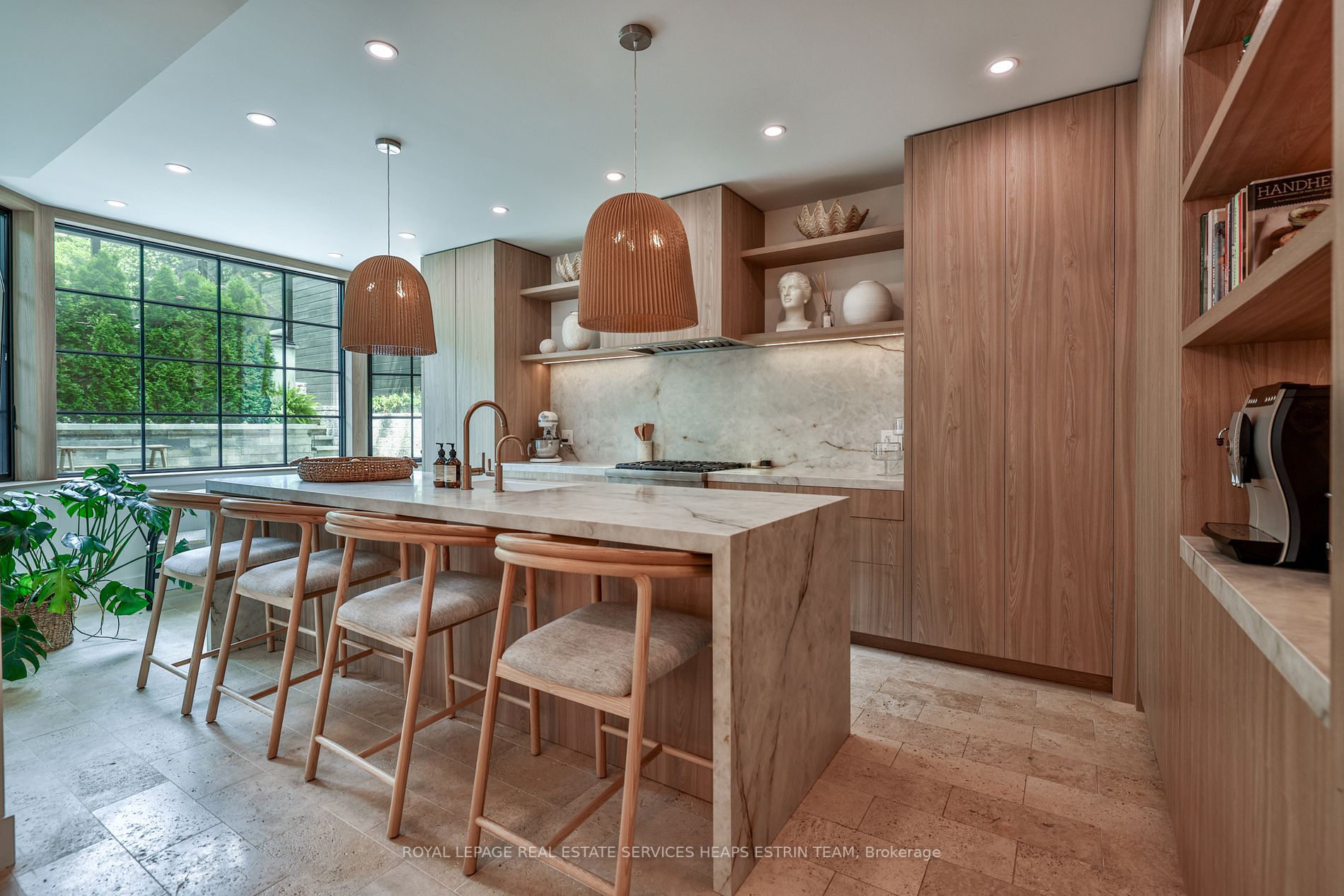 32 Nesbitt Dr