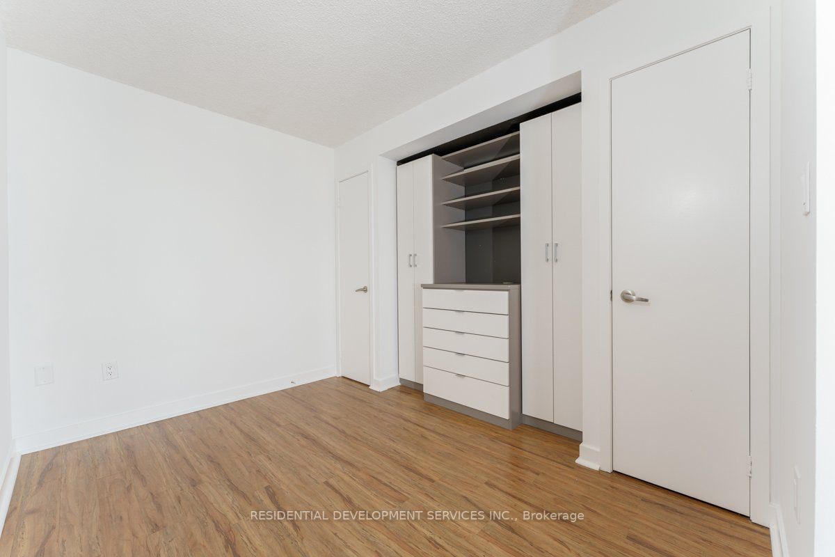 11 Brunel Crt, #1716