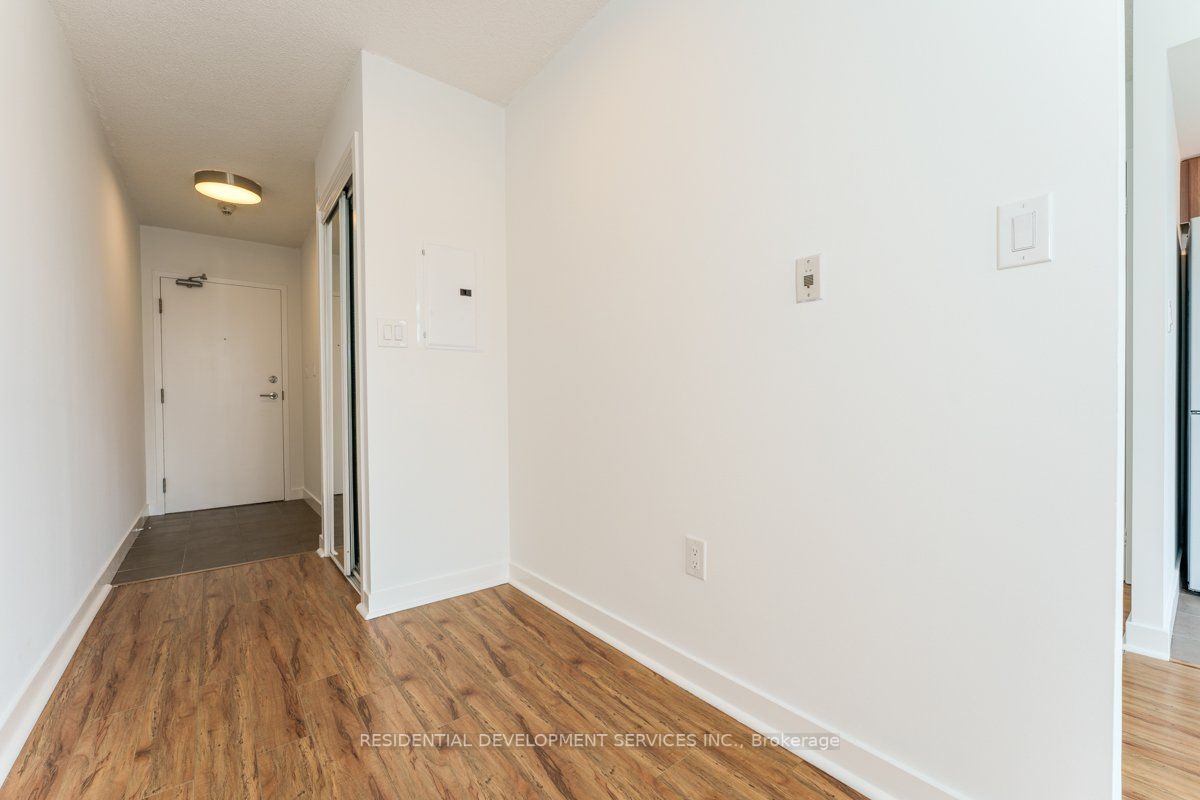 11 Brunel Crt, #1716