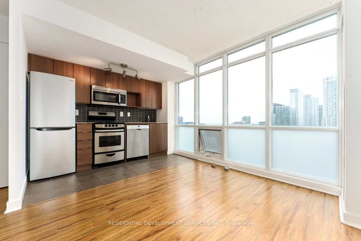 11 Brunel Crt, #1716