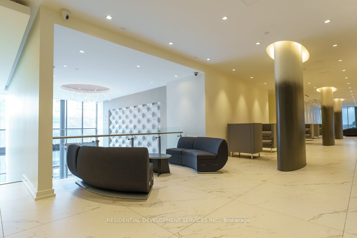 11 Brunel Crt, #1716