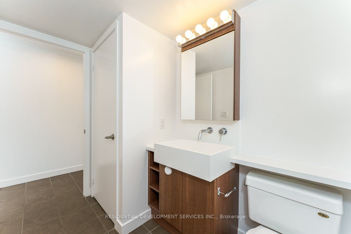 11 Brunel Crt, #1716