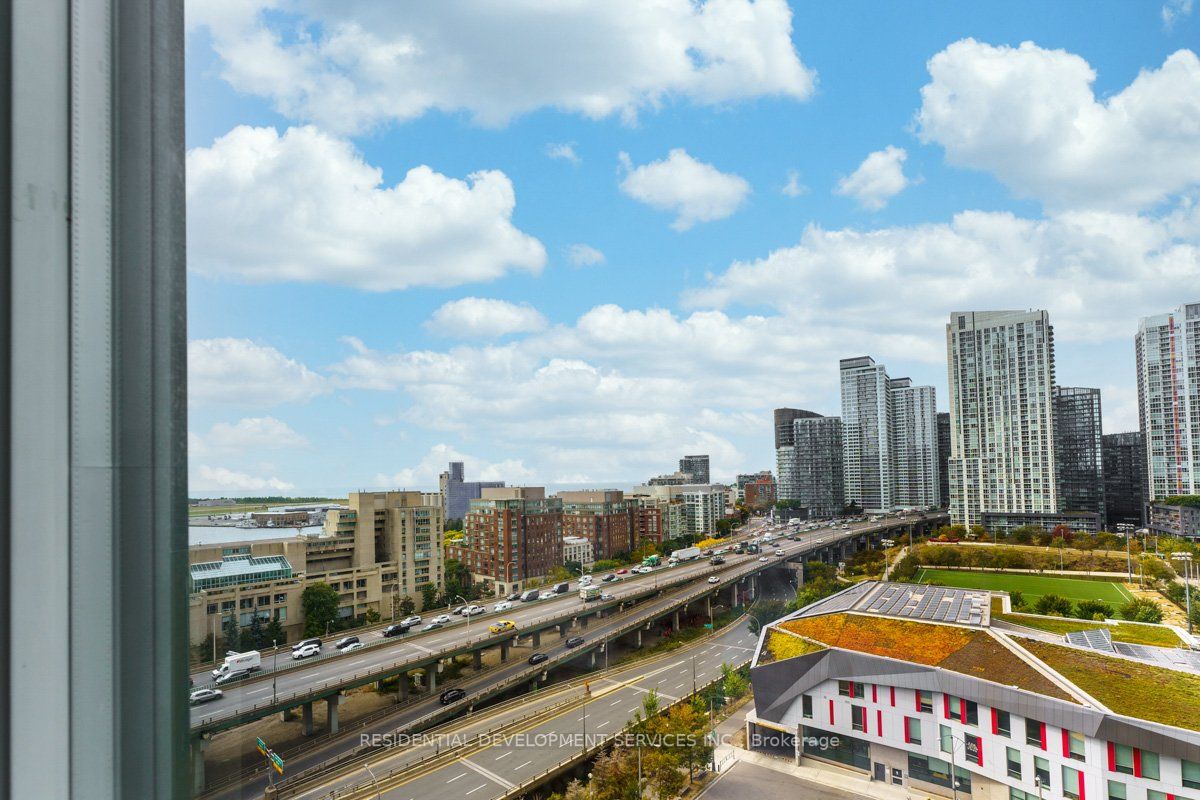 11 Brunel Crt, #1716