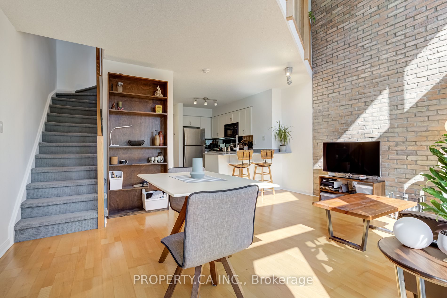 1029 King St W, #202