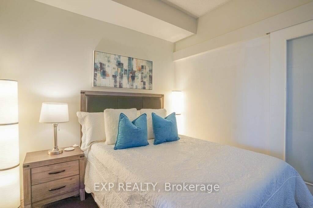8 York St, #2704