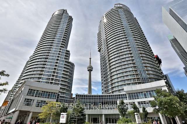 8 York St, #2704