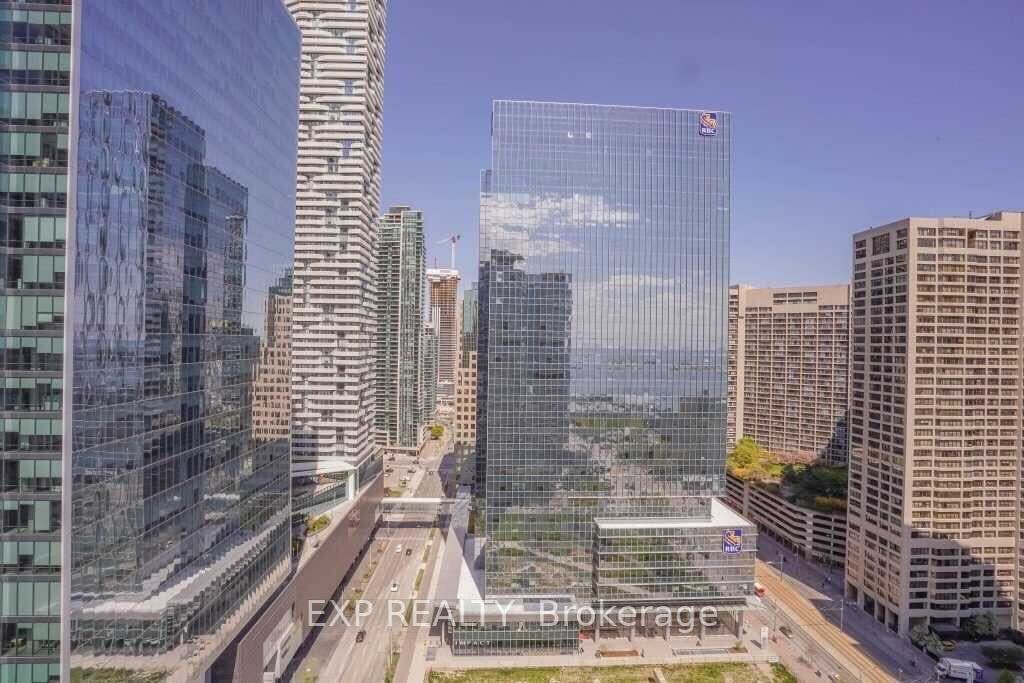 8 York St, #2704