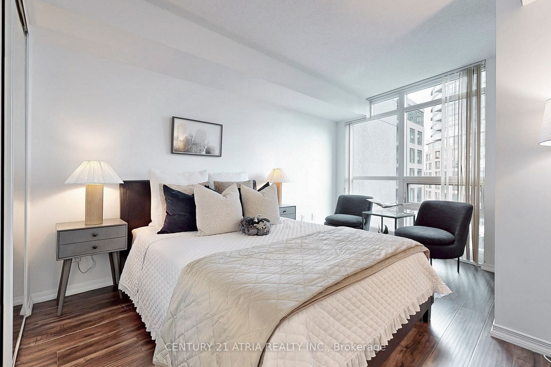 215 Fort York Blvd, #419