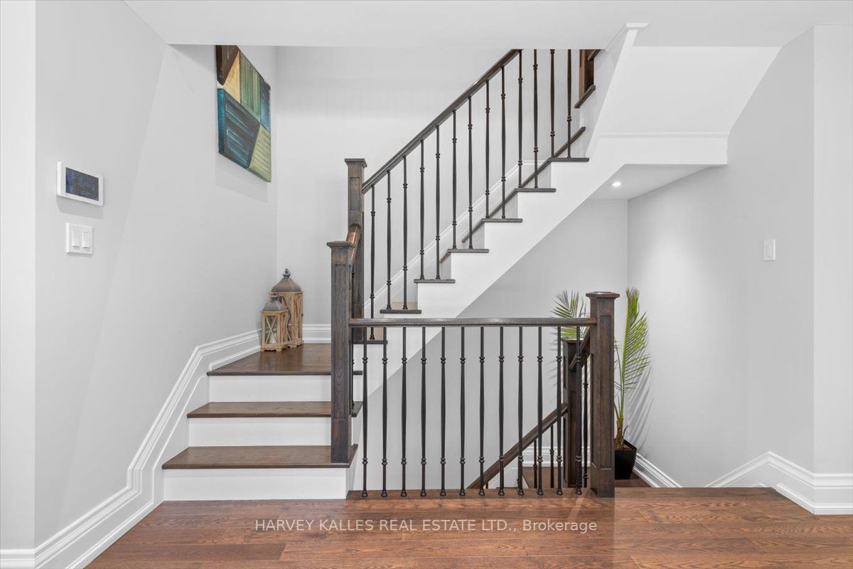 24 Barwick Dr
