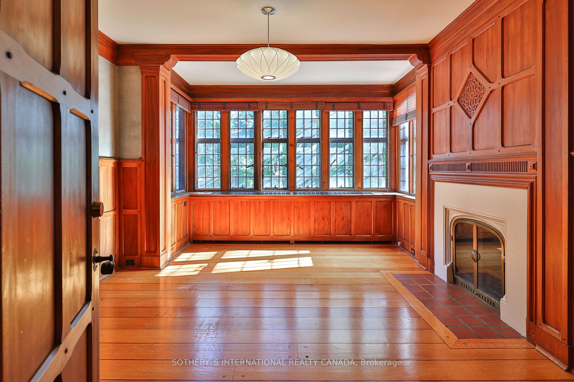 372 Old Yonge St