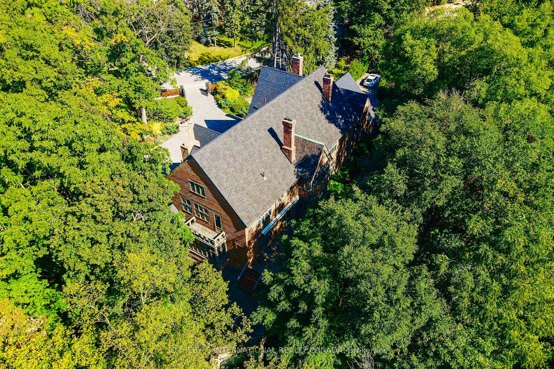 372 Old Yonge St