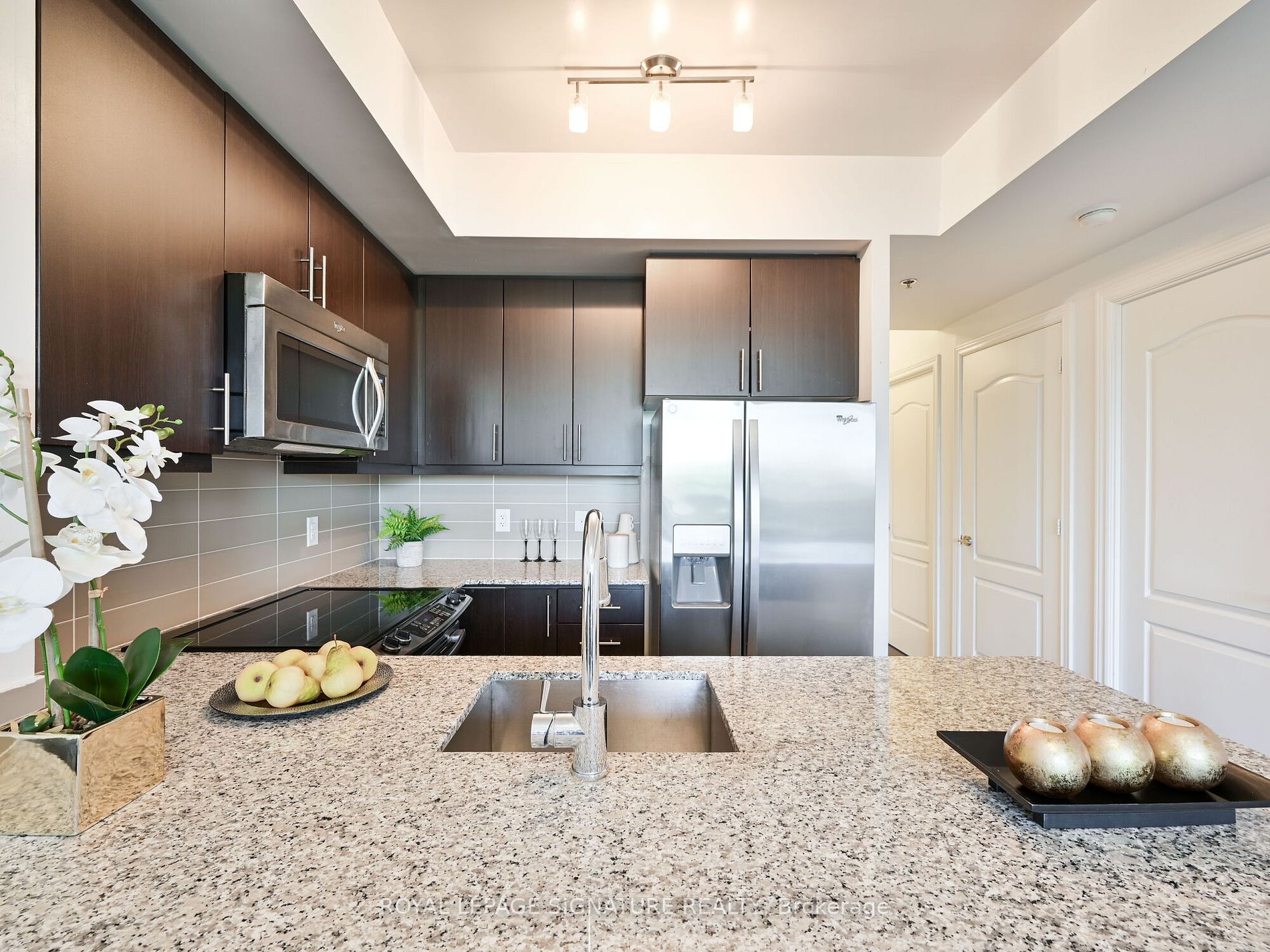 2756 Old Leslie Street, #607