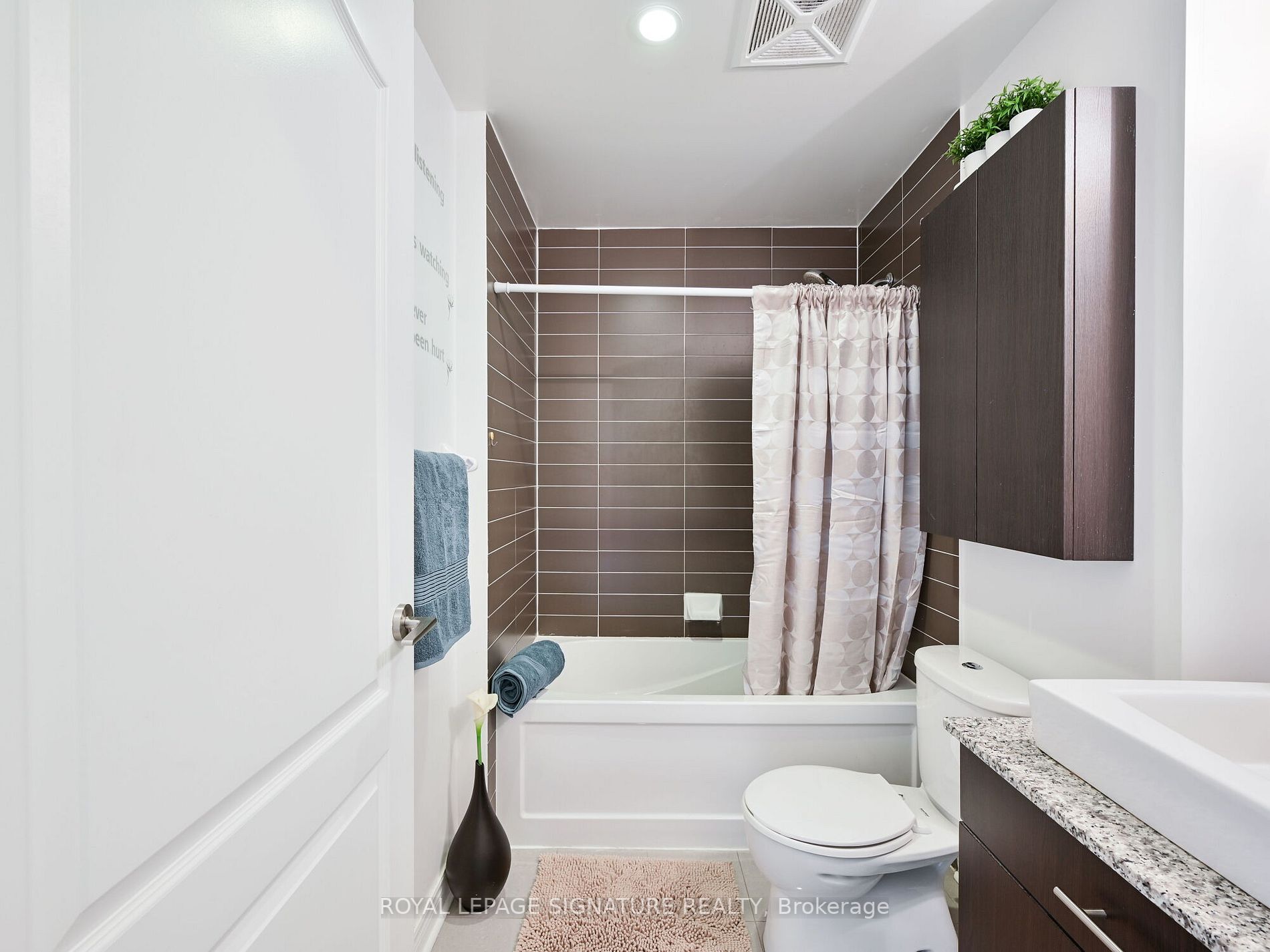2756 Old Leslie Street, #607