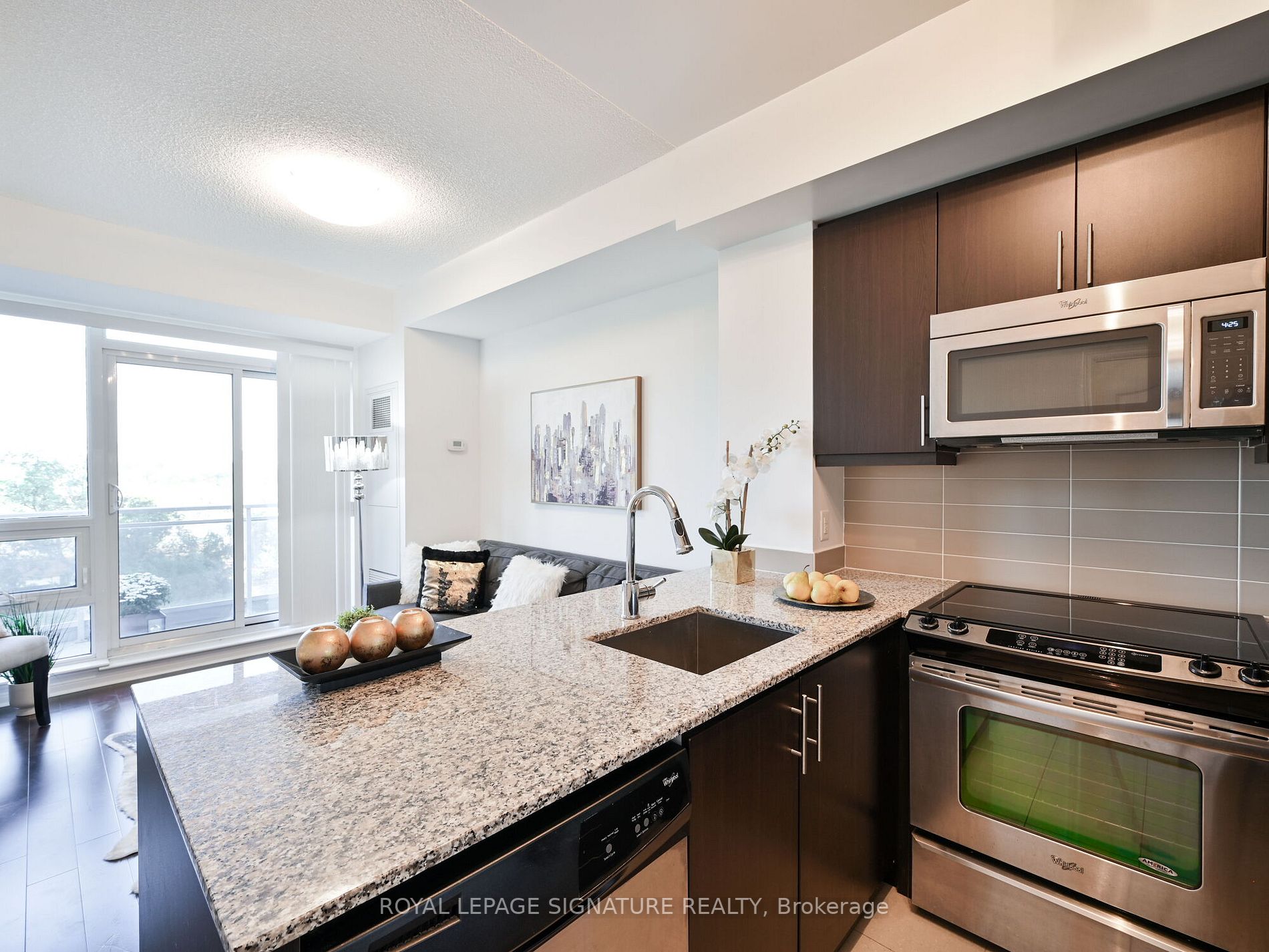 2756 Old Leslie Street, #607