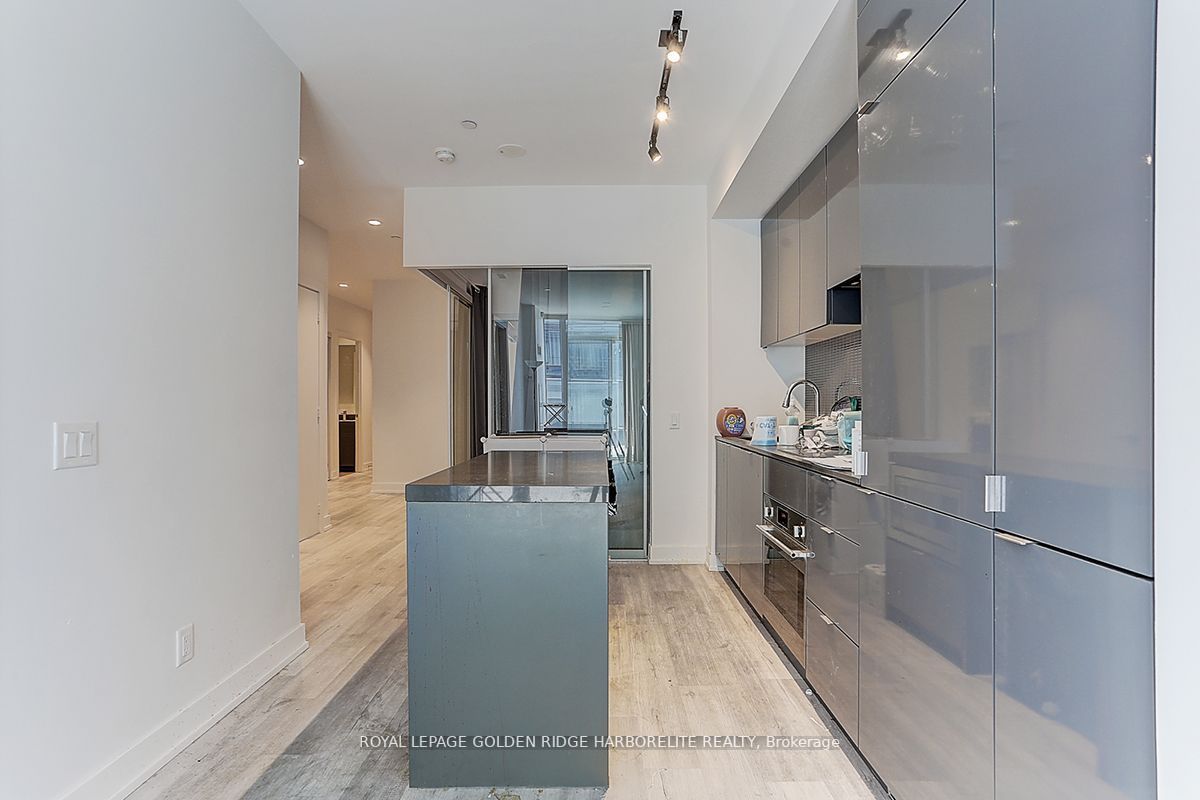 7 Grenville St, #701