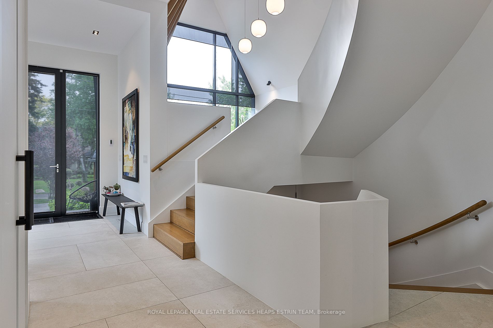 108 Stratford Cres